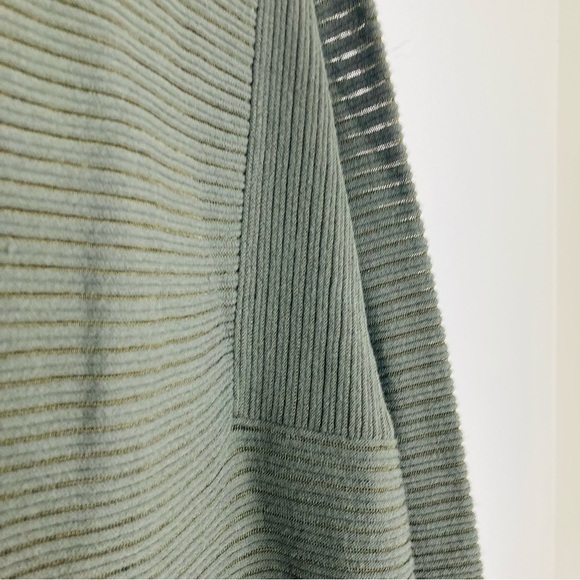 Lafayette 148 semi sheer olive green relaxed fit viscose shirt. Size XL - Picture 2 of 5